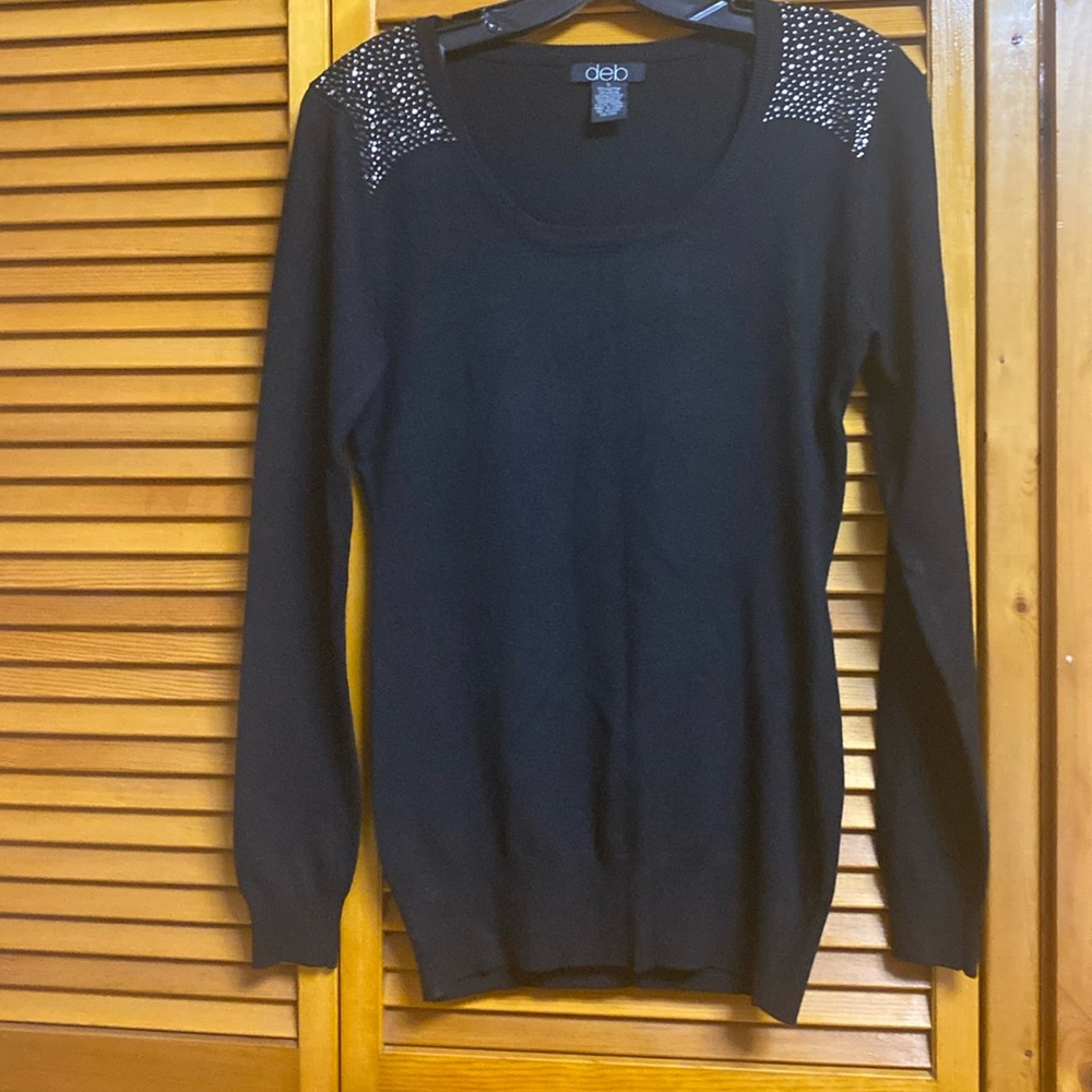 Nice sweater nice collar sparkle on both shoulders long sleeves